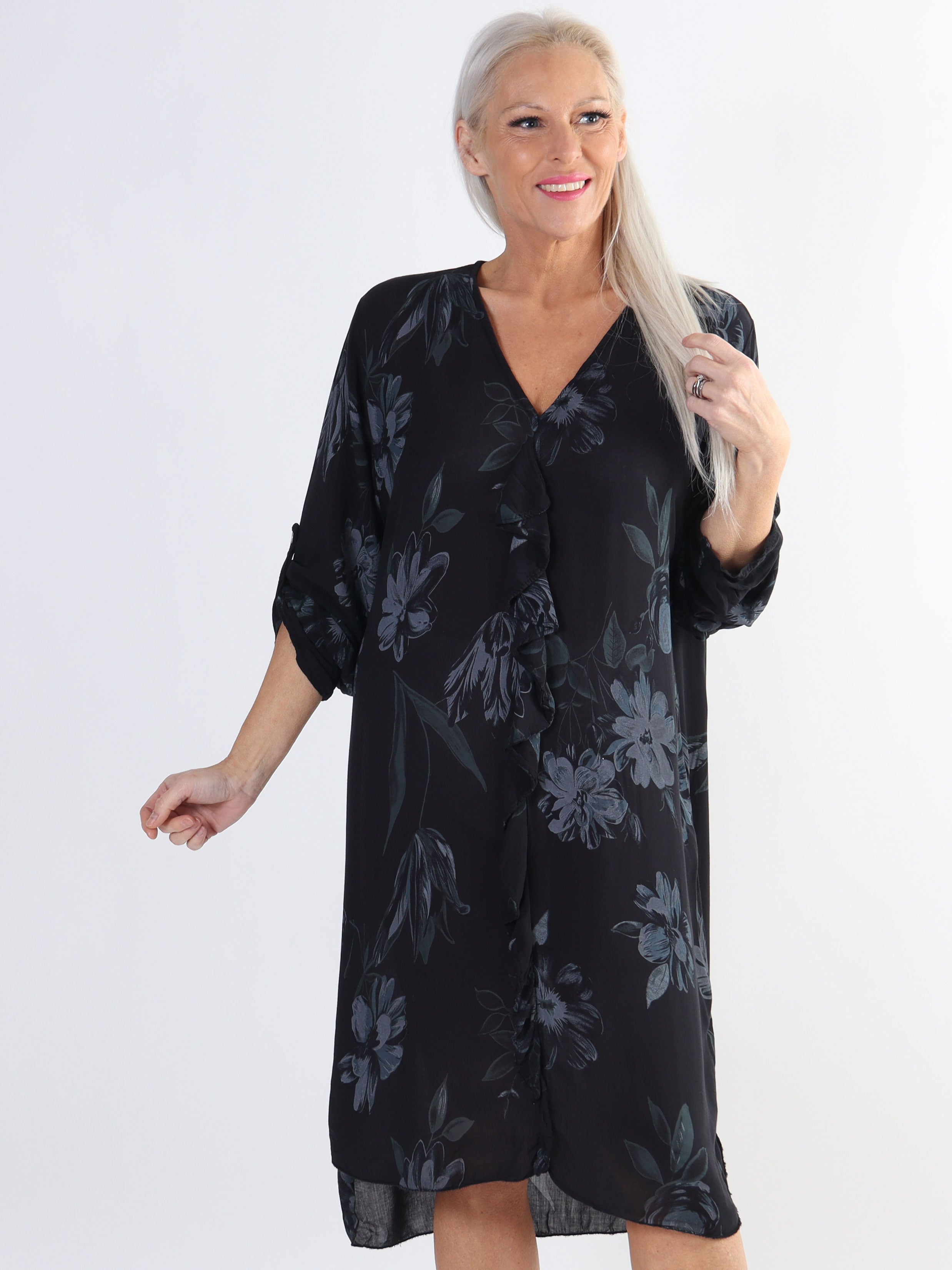 Jaana - Sød plus size tunikakjole med flæser foran